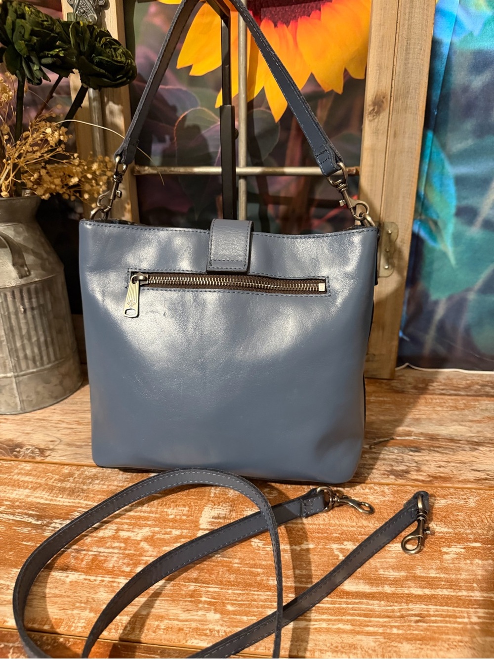 Patricia Nash Irving Leather Bucket Bag - Picture 3 of 9